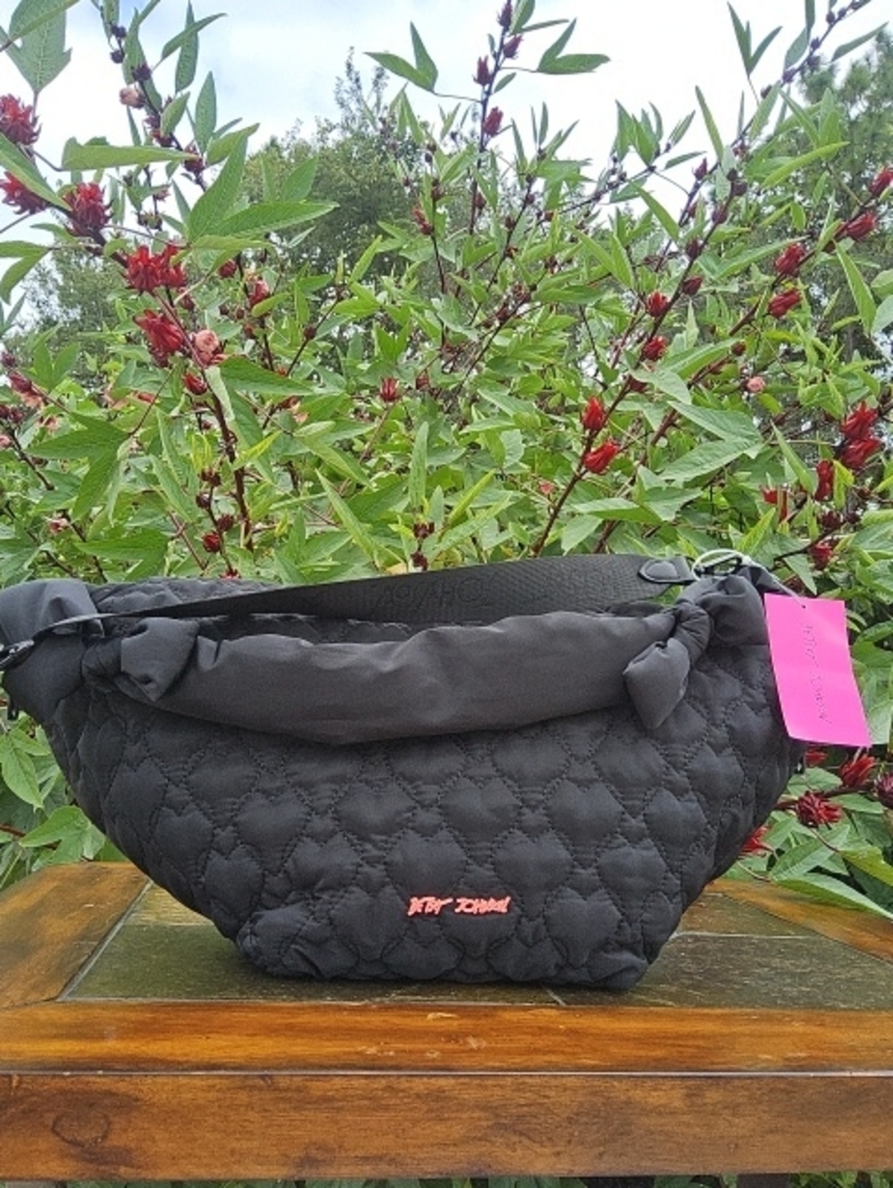 NWT BETSEY JOHNSON BLACK NYLON QUILTED HEARTS XLARGE SLING BAG w/BOWS